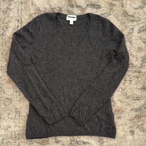 Charter Club 100% Cashmere Gray V Neck Long Sleeve Sweater Women’s Size Small